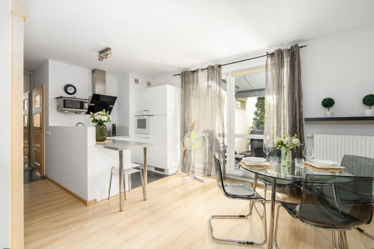 Cozy Apartment Karpia 17 With Terrace In Poznan By Noclegi Renters Poznań Exterior foto