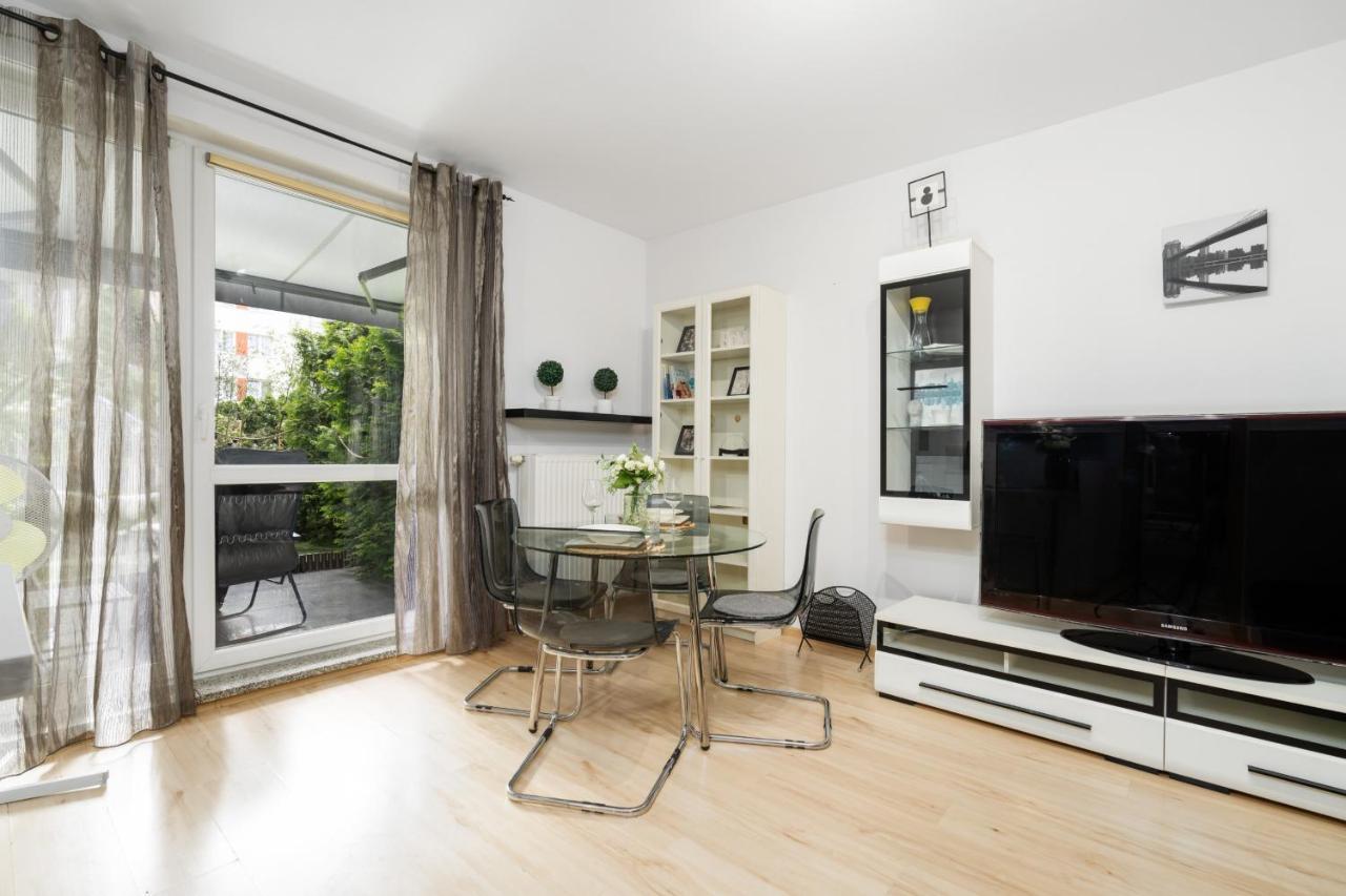 Cozy Apartment Karpia 17 With Terrace In Poznan By Noclegi Renters Poznań Exterior foto